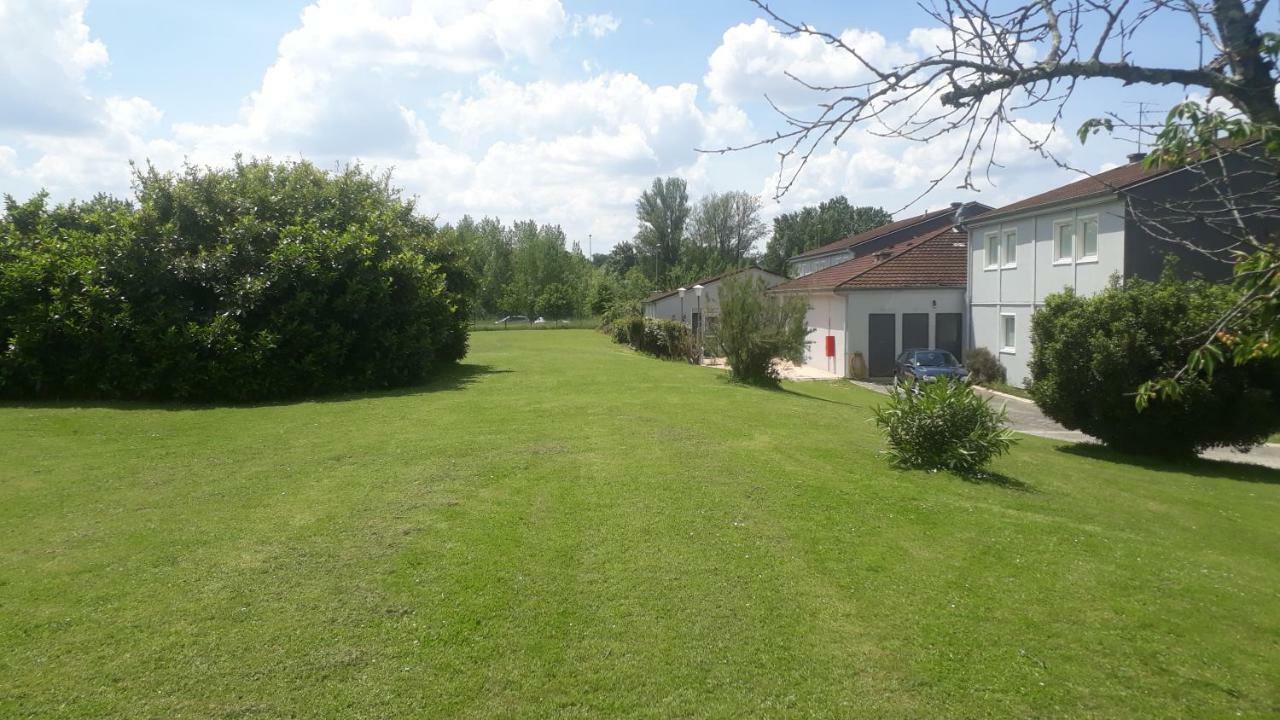 Hotel - Restaurant Du Lac - Agen بُ المظهر الخارجي الصورة