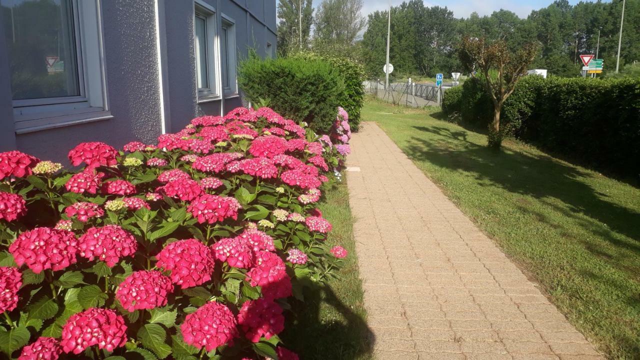 Hotel - Restaurant Du Lac - Agen بُ المظهر الخارجي الصورة